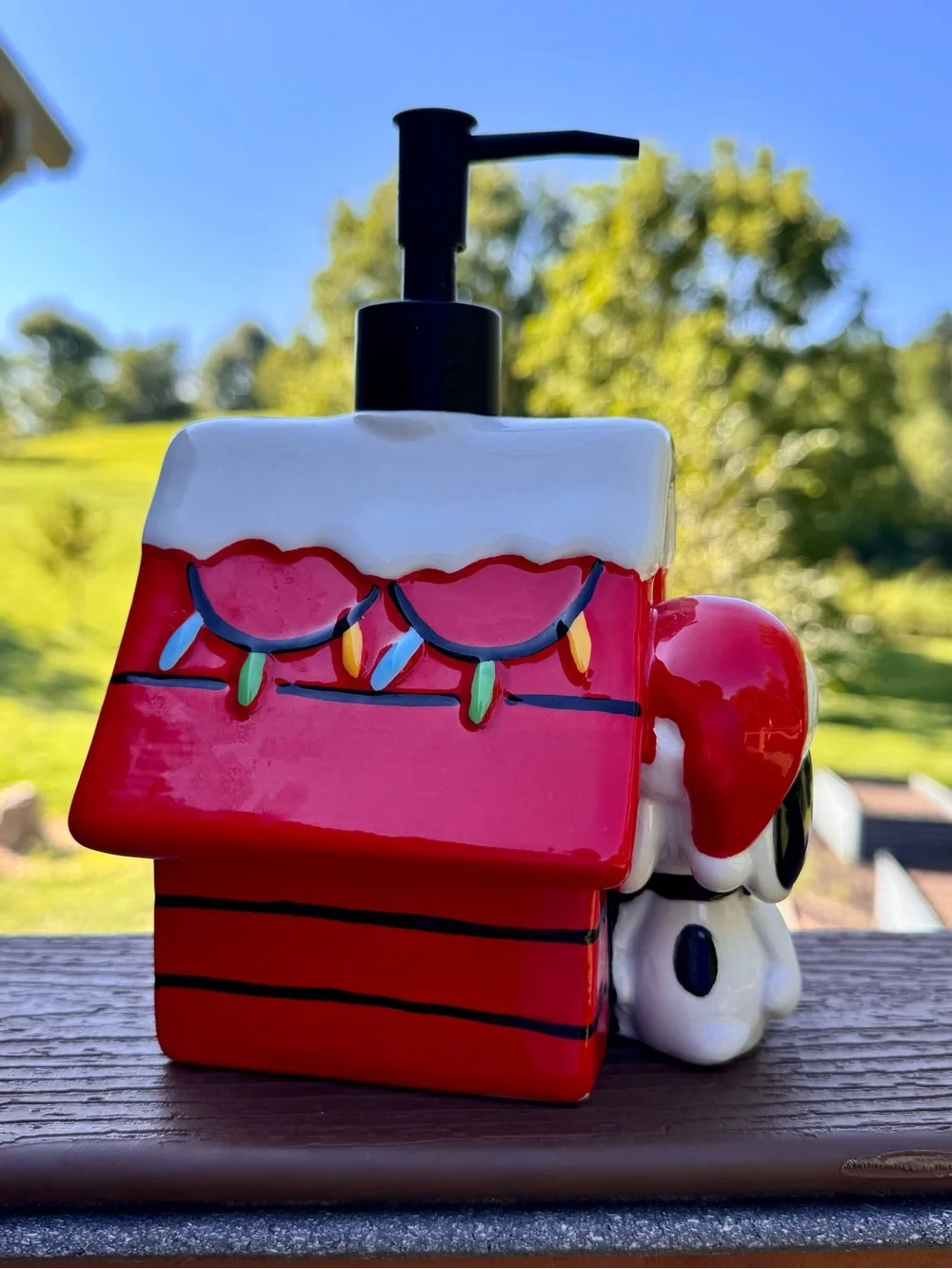 Peanuts Red Snoopy Doghouse Ceramic Soap Dispenser 🛁